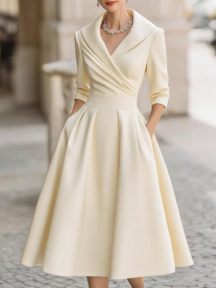 SVEA | Elegantes Midikleid mit Dezentem Glanz