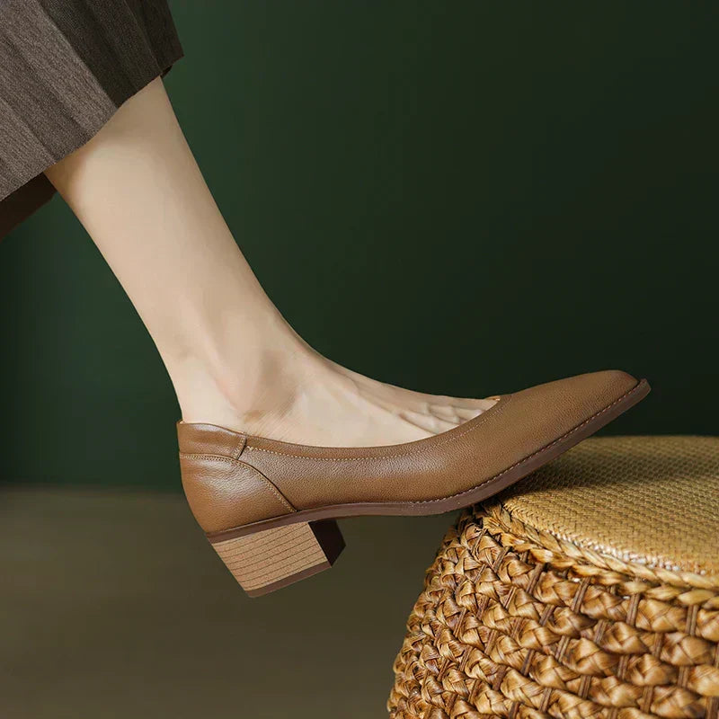 Graceful Mid-Heeled Shoes
